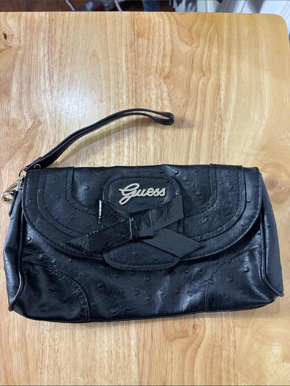 Guess Black Faux-Ostrich Wristlet Clutch with Bow Accent Y2K